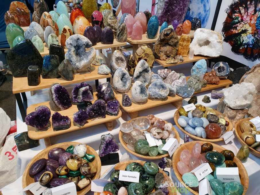 pierres-mineraux-sourceshop-stand
